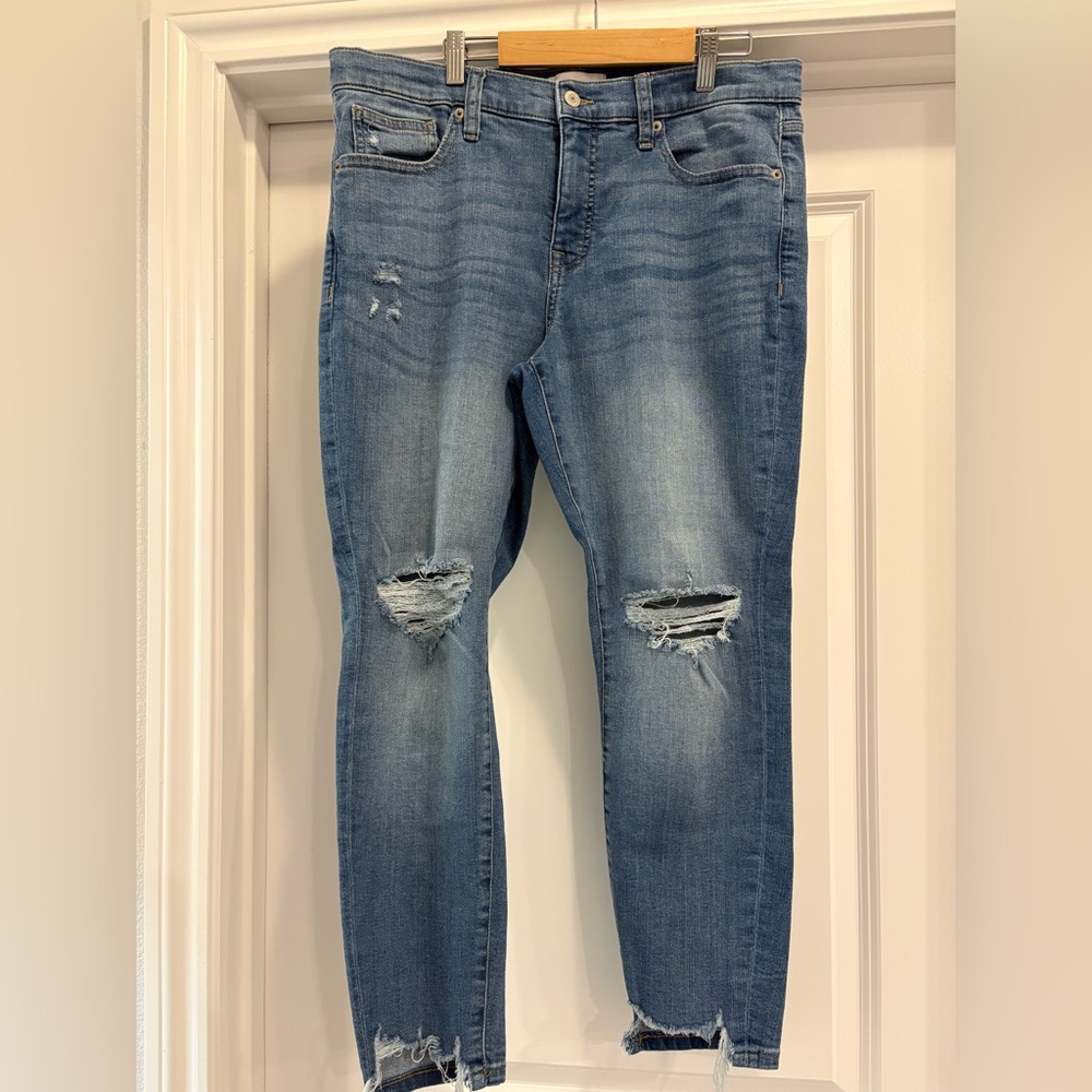 Lucky Brand Ripped Ankle Jeans in Blue